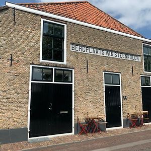 Pakhuis aan de Haven - bakboord